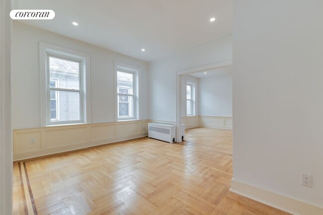 Building Photo - 152 E 53rd St