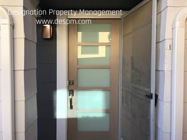 Building Photo - 3823 W Ave 42