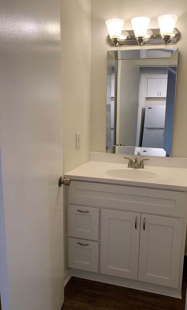Building Photo - Recently Remodeled! Close to UNCW: 1 Bedroom, 1 Bath Condo Seahawk Square
