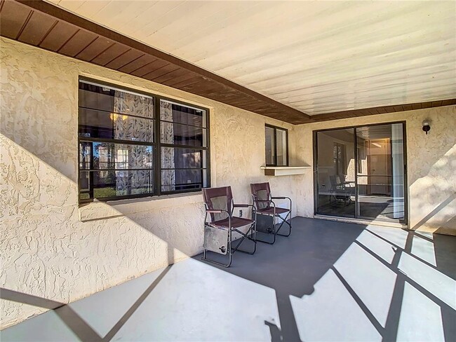 Building Photo - 7801 Rolling Grove Dr W