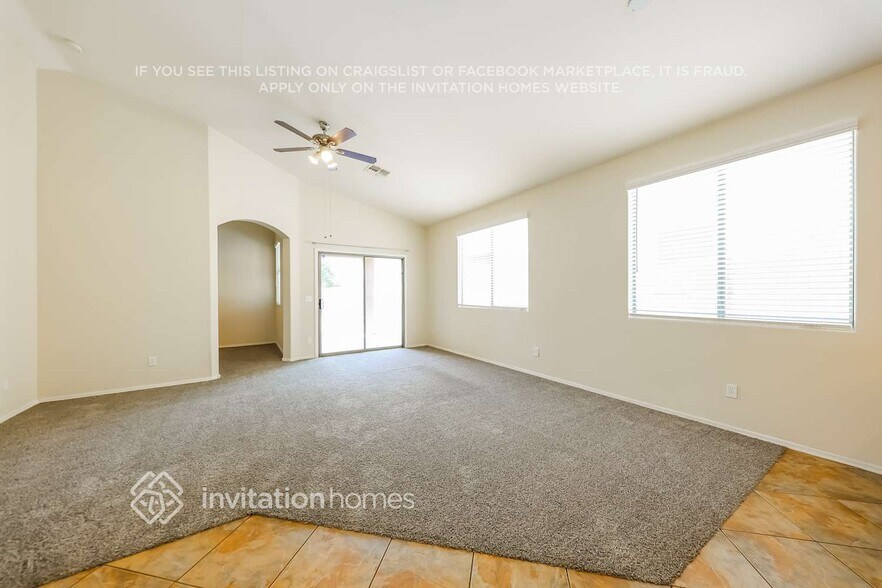 Building Photo - 10235 W Hilton Ave