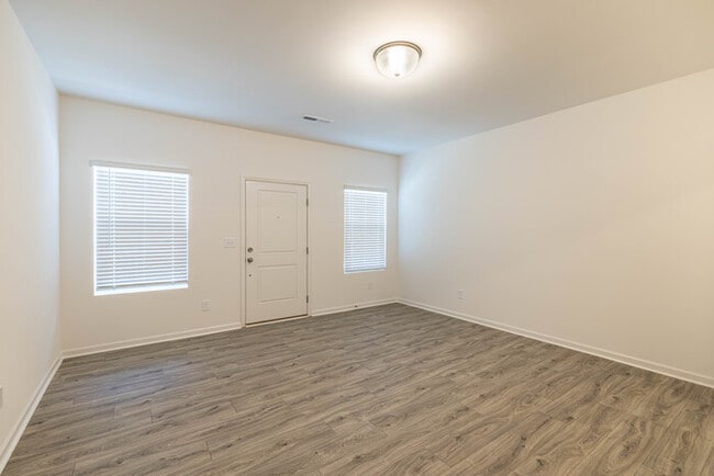 Building Photo - Two bedroom 2 1/2 a townhome, Near McAdenv...