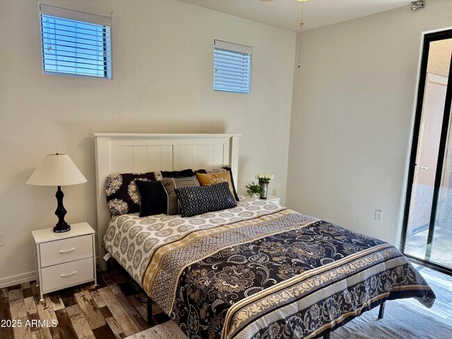 Building Photo - 3330 S Gilbert Rd