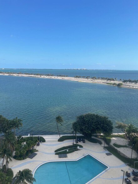 Building Photo - 2451 Brickell Ave