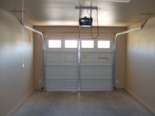 Building Photo - 4700 Passion Flower Loop