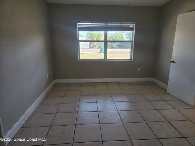 Building Photo - 910 S Orlando Ave