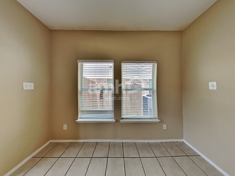Building Photo - 18250 Eton Ridge Ct