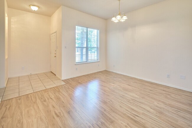 Building Photo - 501 Harvard Dr