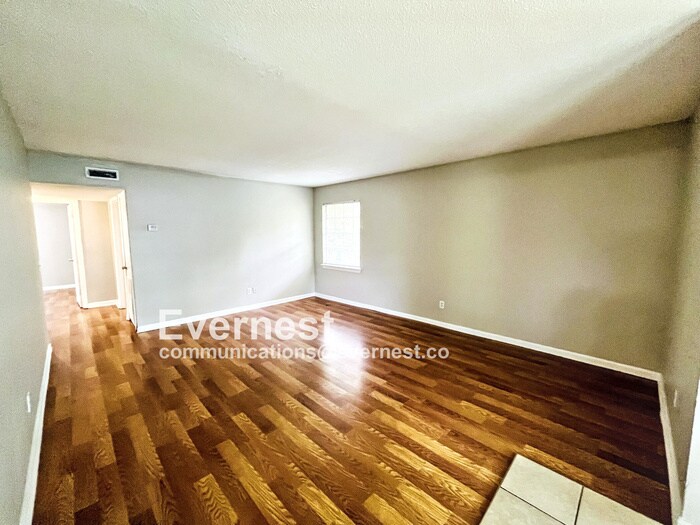 Building Photo - 1839 Dana Ln
