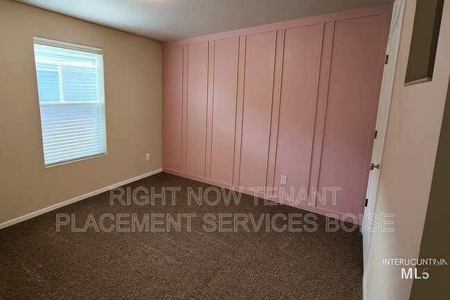 Building Photo - 25 S Shumway Ave