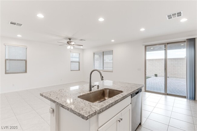 Building Photo - 10106 W Meranto Ave