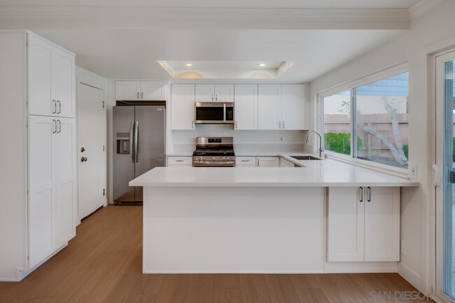 Building Photo - 12319 Hill Country Dr