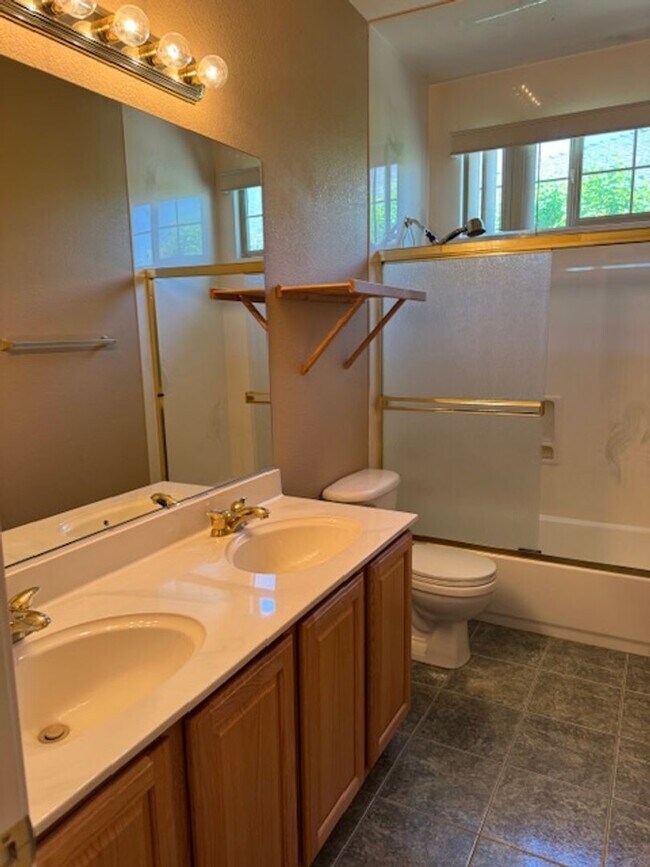 Building Photo - Nice Home Located in 55 and Over Community!