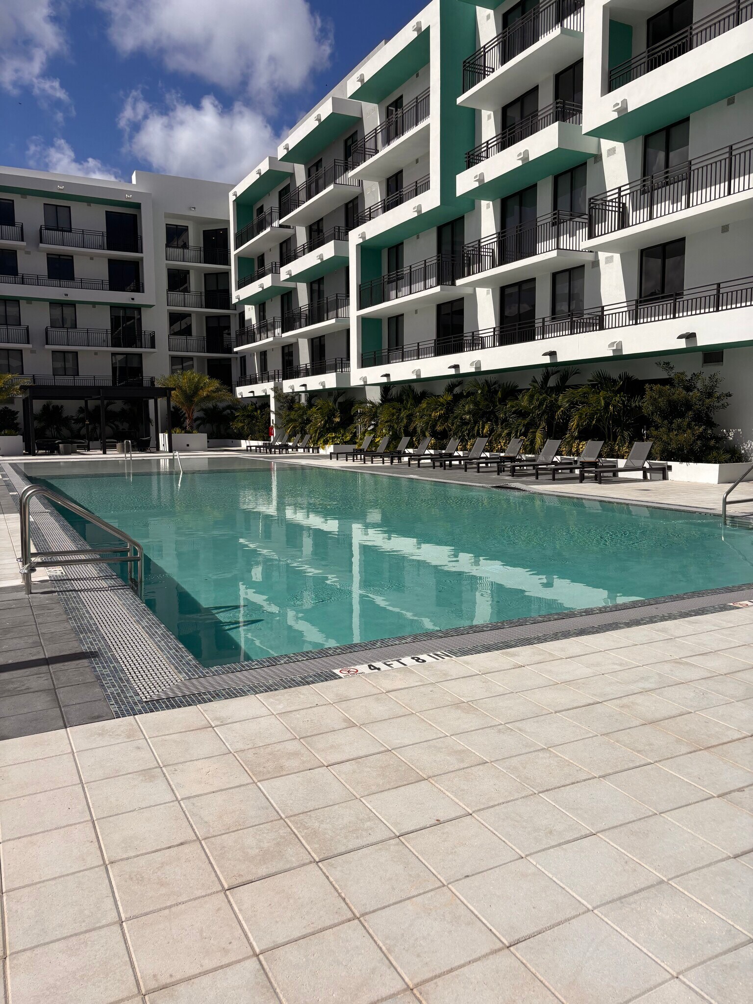 Building Photo - 1904 Monroe St