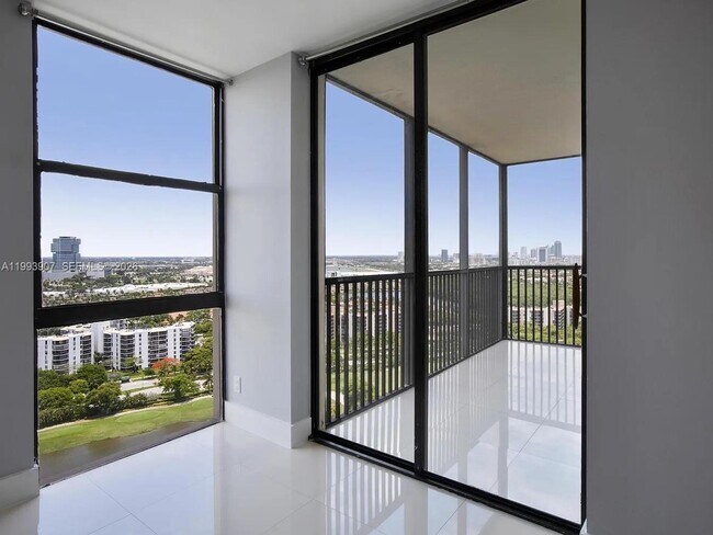 Building Photo - 20301 W Country Club Dr