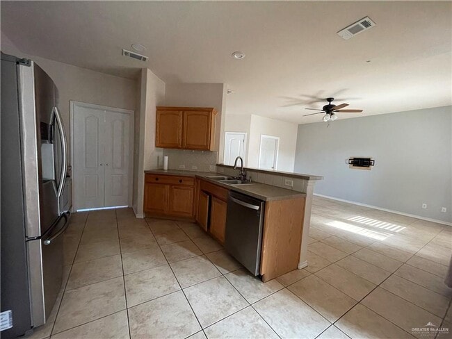 Building Photo - 22 Dove Ave