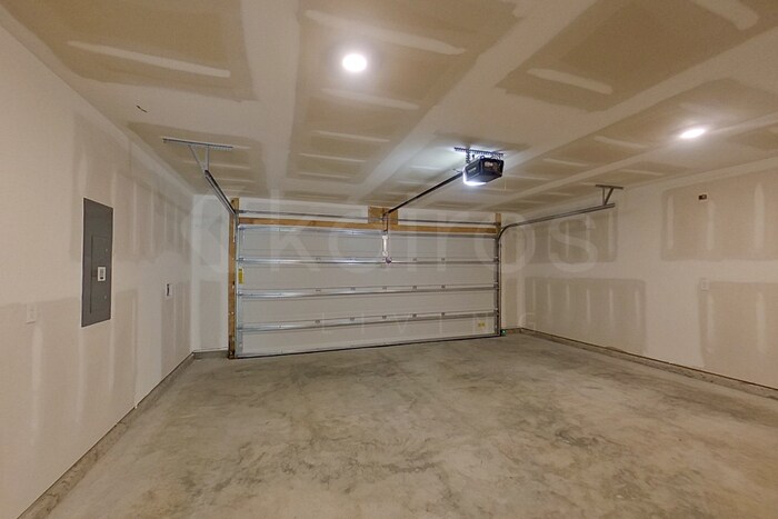 Building Photo - 120 Overstreet Way