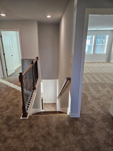 Building Photo - Room in House on Hibiscus Wy