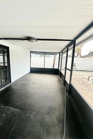 Building Photo - 4507 N Matanzas Ave