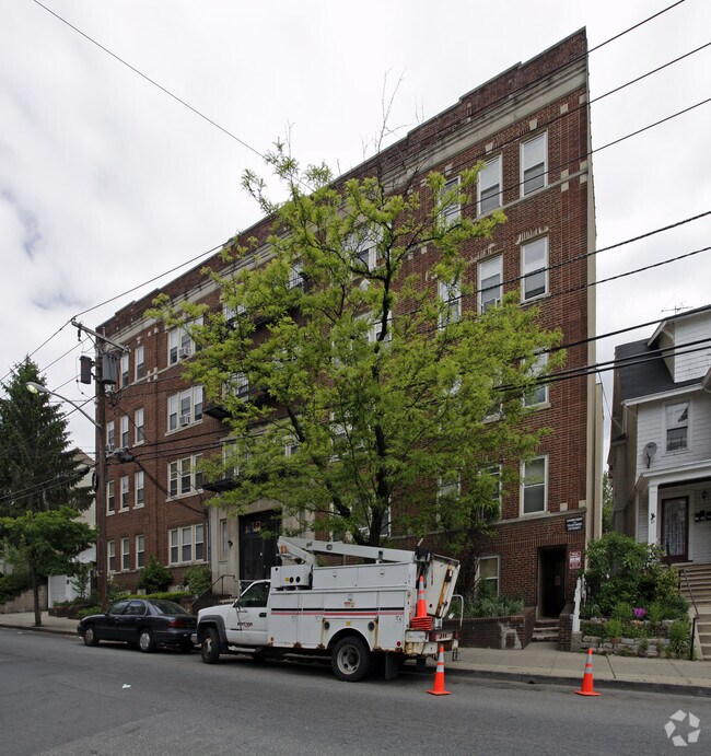 Building Photo - Elmwood Avenue Apartments