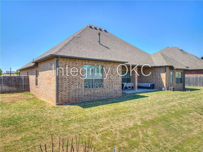 Building Photo - 16012 Redstem Wy