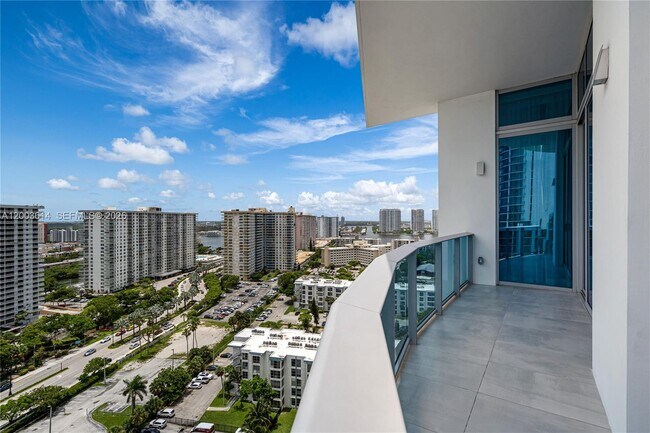 Building Photo - 17550 Collins Ave