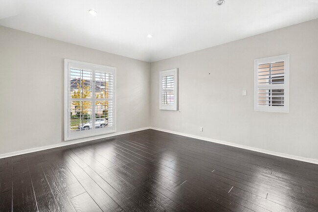 Dining room - 7930 W 4th St
