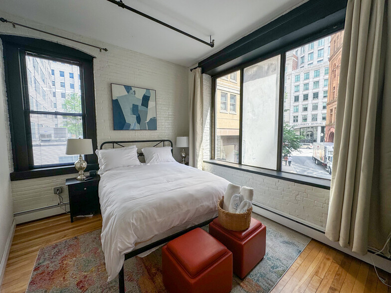 Apt 2A - 13 Stanhope St
