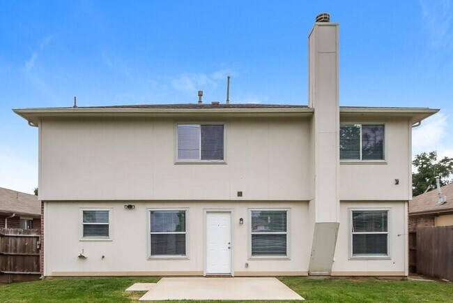 Building Photo - 2842 Fox Ravine Dr