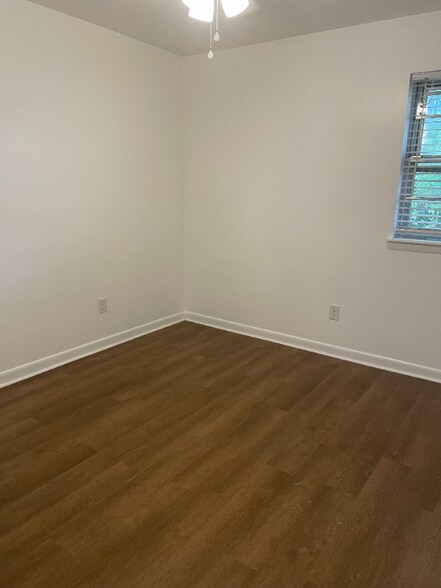 Building Photo - 263 S Villas Ct