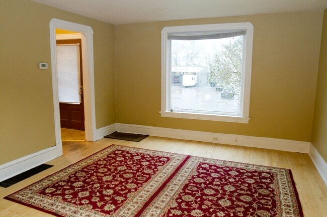 Building Photo - JUNE 2026 - Duluth MN 4 Bedroom - 2 Bath -...