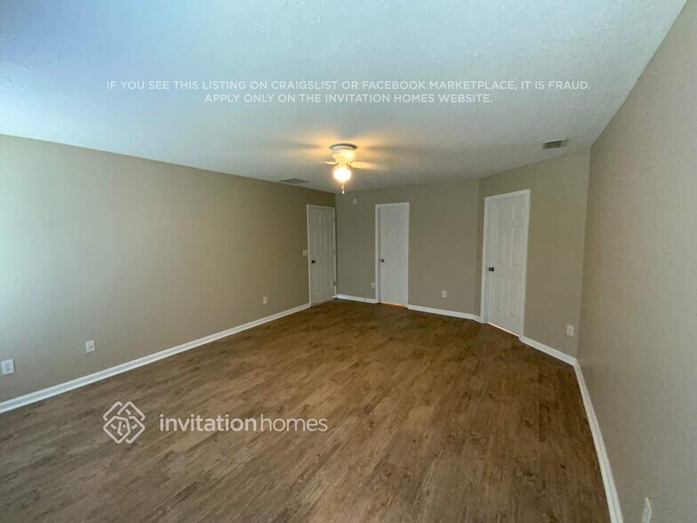 Building Photo - 10939 Apple Blossom Trail E