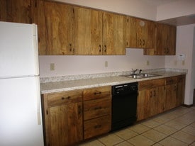 Kitchen - 16 Lakewood Park