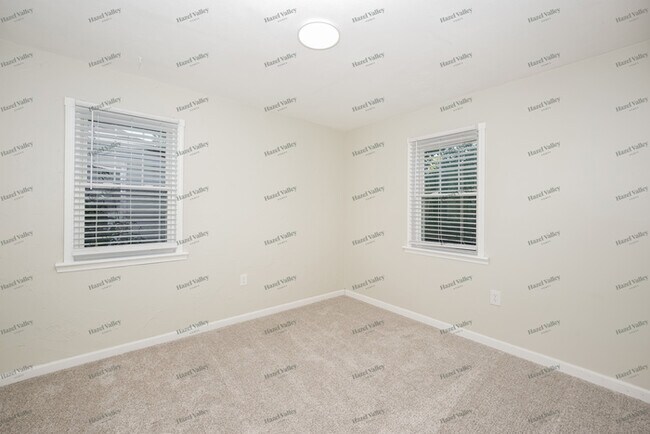 Building Photo - 2797 Stark Dr