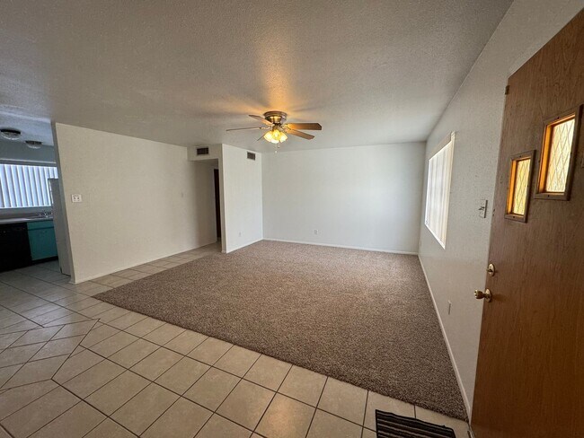 Building Photo - Pet Friendly property!