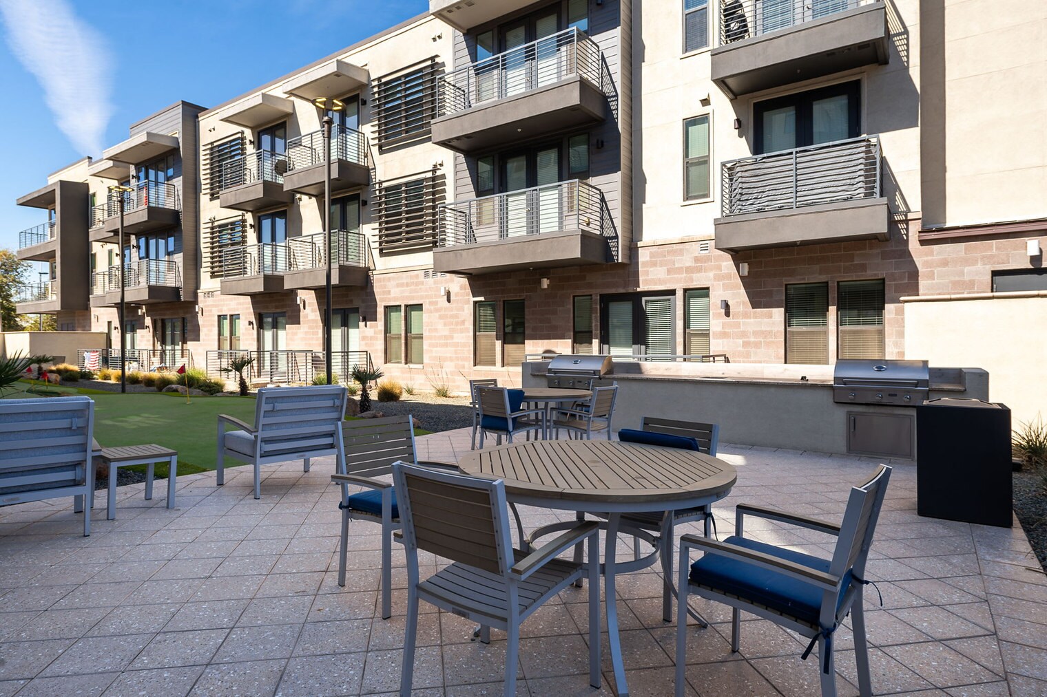 Building Photo - 555 N College Ave