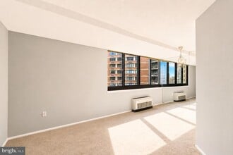 Building Photo - 1420 Locust St