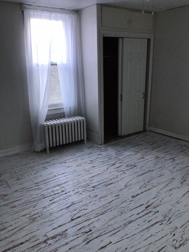 Building Photo - 520-522 Woodvale Ave