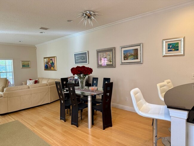 Building Photo - Carillon townhome in Gated Community