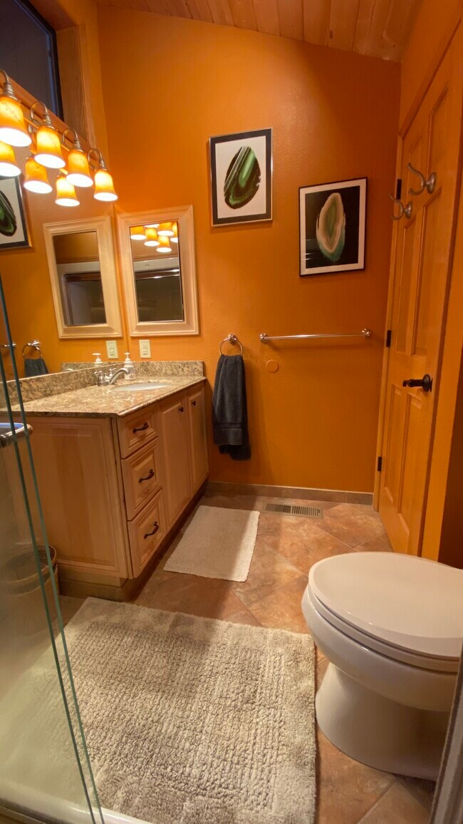 Full Bath shared by Bedrooms 2 and 3 - 26927 Manzanita Ct