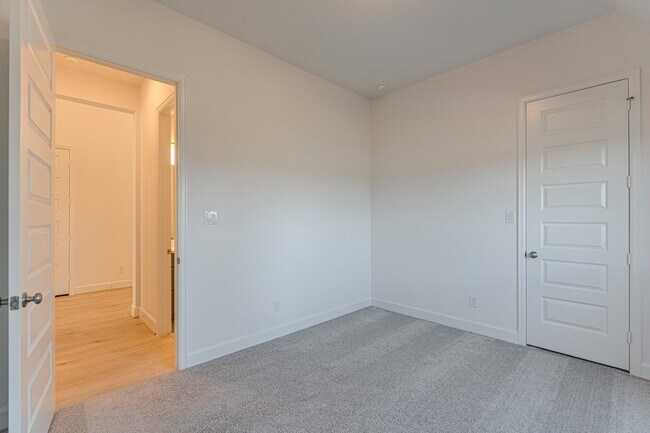 Building Photo - 15910 Mahogany Mist Dr