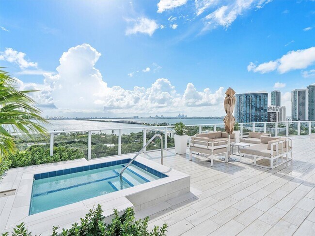 Building Photo - 4250 Biscayne Blvd
