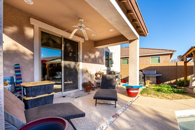 Building Photo - Gorgeous Home in San Tan Valley with Priva...