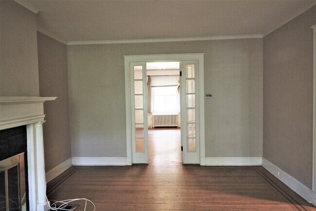 Building Photo - 2026/2027 Off-Campus JHU Spacious 5bd/2ba Rowhome OSP & W/D! Available 6/8