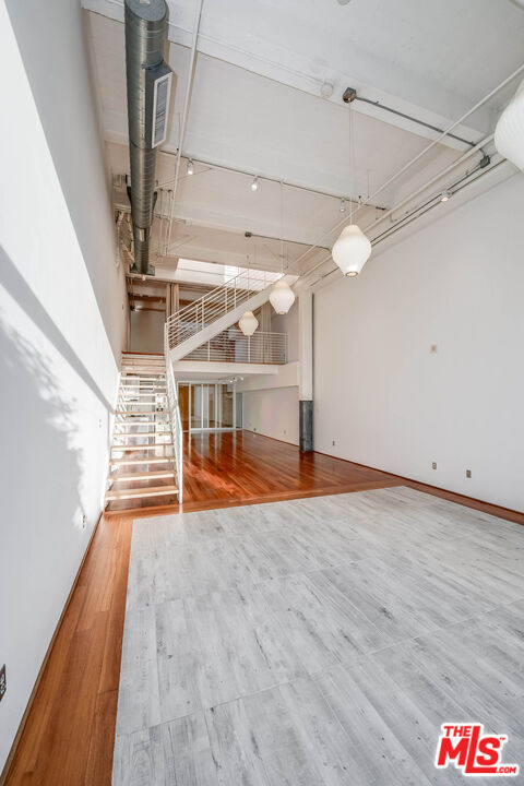 Building Photo - 1850 Industrial St