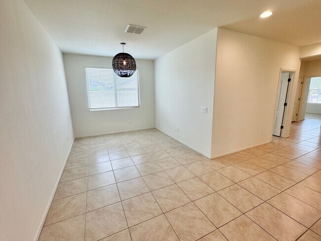 Building Photo - Beautiful 3 Bedroom 2 Bath Single Level Newer Built Home In Litchfield Park! Has Solar!