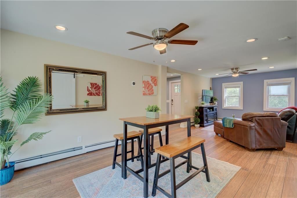 Building Photo - 535 Ten Rod Rd