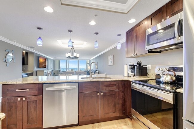 Building Photo - 840 Ocean Dr