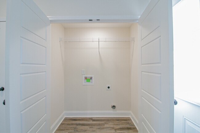 Building Photo - 550 Peachers Mill Rd