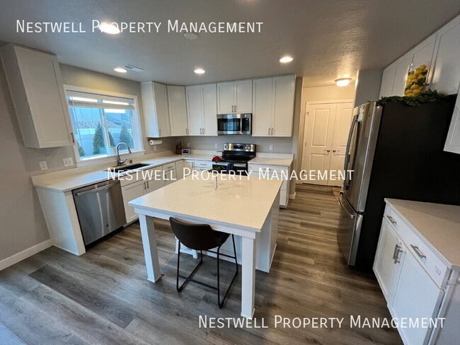 Building Photo - 1508 Waterfront Dr